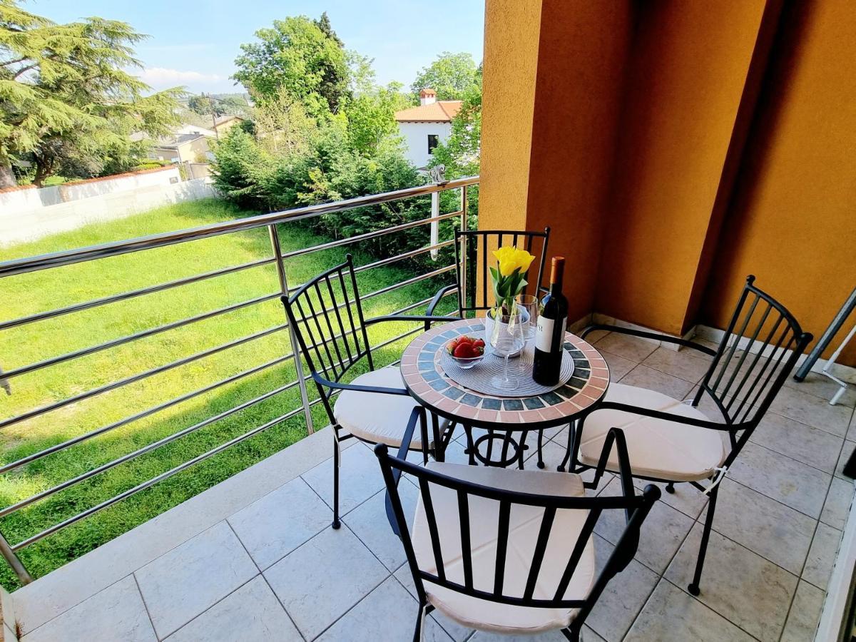 App Oleander Apartment Умаг Екстериор снимка