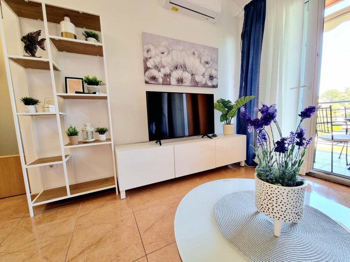 App Oleander Apartment Умаг Екстериор снимка