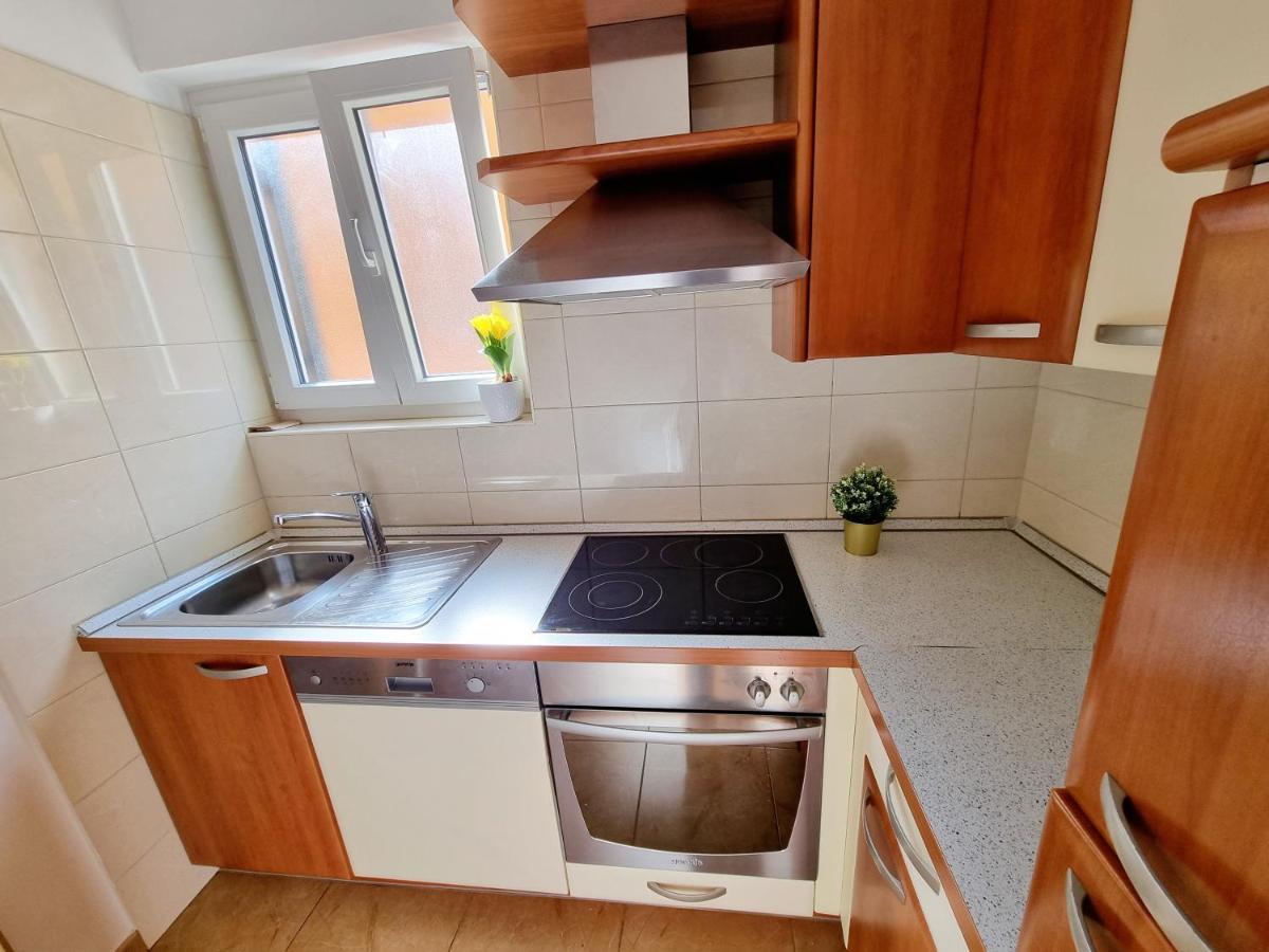 App Oleander Apartment Умаг Екстериор снимка